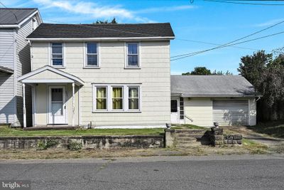 171 E Main Street, House other with 3 bedrooms, 1 bathrooms and null parking in RINGTOWN PA | Image 2