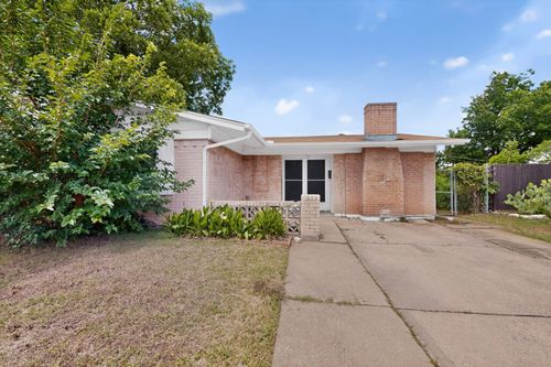 1802 Fairfax Ln, Carrollton, TX, 75006-7527 | Card Image