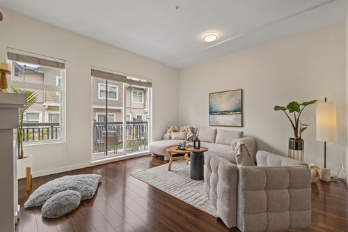 713 Premier St, North Vancouver, BC, V7J0A5 | Card Image
