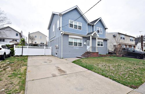 468 Keller Ave, Elmont, NY, 11003-3733 | Card Image