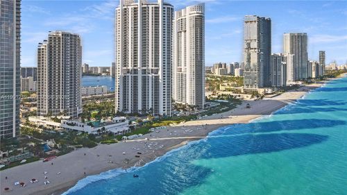 2605-18001 Collins Ave, Sunny Isles Beach, FL, 33160-2722 | Card Image