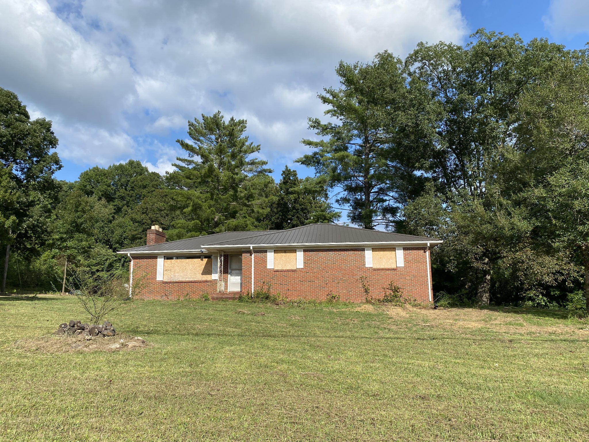 Smithville Hwy, Mc Minnville, TN 37110