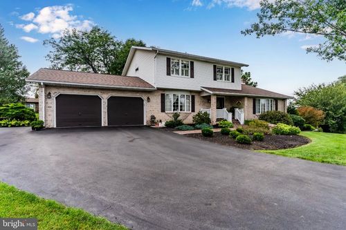 3437 Eagle Dr, CHAMBERSBURG, PA, 17202-9773 | Card Image