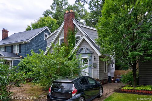 29 Hanover Rd, Pleasant Ridge, MI, 48069-1013 | Card Image