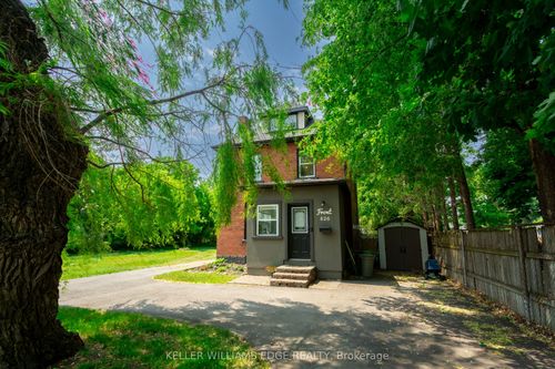 826 Beach Blvd, Hamilton, ON, L8H6Z4 | Card Image
