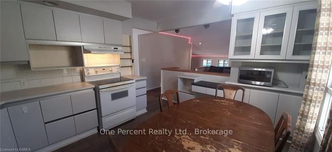 111 Calderwood Dr, House other with 3 bedrooms, 2 bathrooms and 4 parking in Kingston ON | Image 10