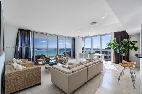 1611-1331 Brickell Bay Dr, Miami, FL, 33131-3690 | Card Image