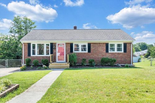301 Lynn Haven Cir, Vinton, VA, 24179-1821 | Card Image