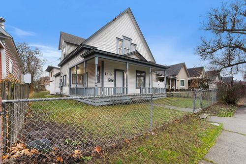 2115 W Dean Ave, Spokane, WA, 99201-1652 | Card Image