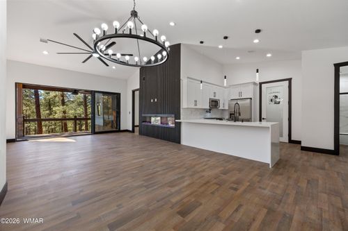 2701 W Villa Loop, Show Low, AZ, 85901-4537 | Card Image