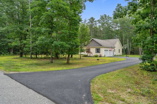 4 Huckleberry Ln, Kennebunk, ME, 04043-6248 | Card Image