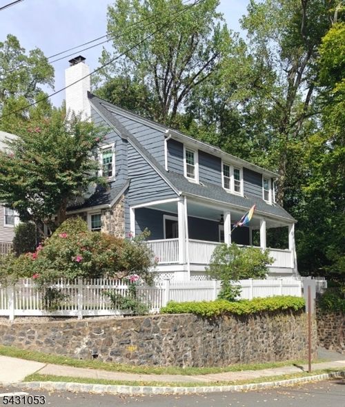 1 Oakridge Rd, West Orange, NJ, 07052-4605 | Card Image