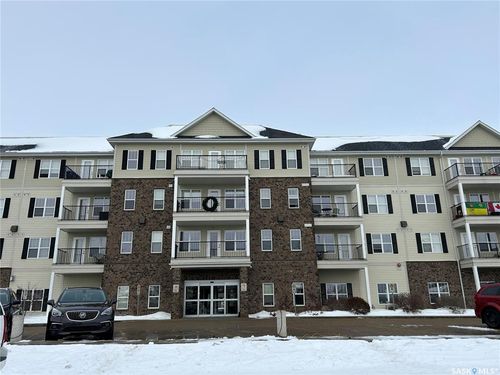 402-910 Main St, Humboldt, SK, S0K2A1 | Card Image