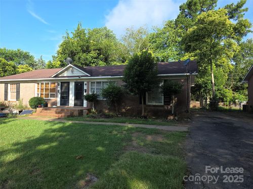 3721 Driftwood Dr, Charlotte, NC, 28205-5906 | Card Image