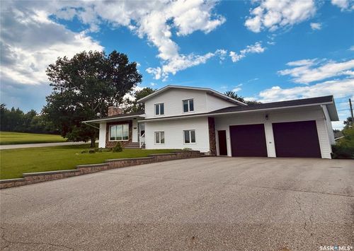 507 1st St E, Kelvington, SK, S0A4J0 | Card Image