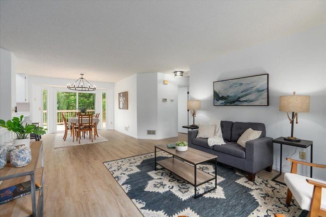 Living Room | Image 11