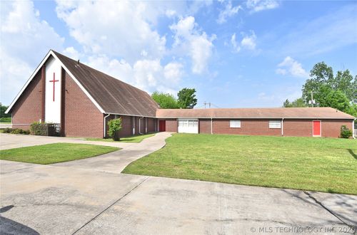 5424 N Peoria Ave, Tulsa, OK, 74126-2804 | Card Image