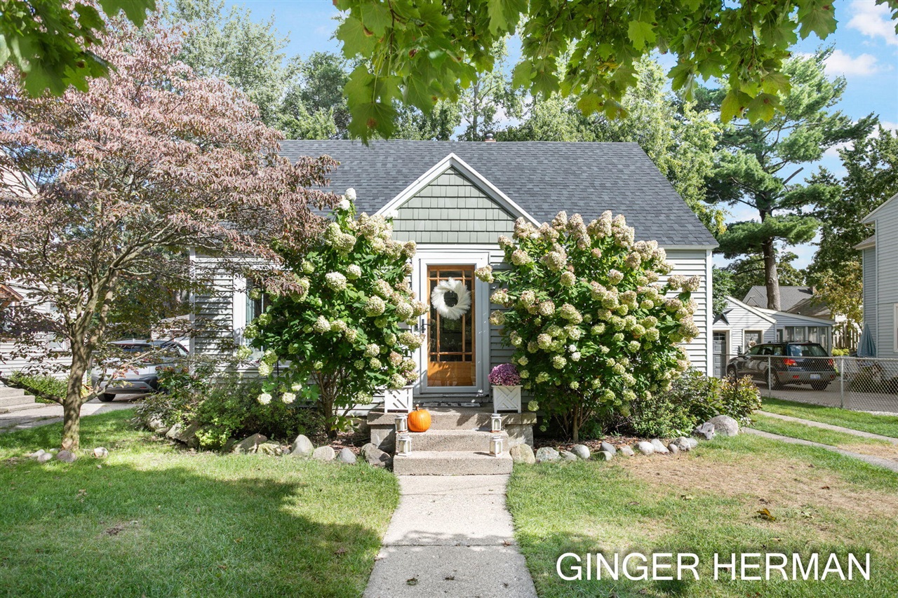 Aleda Ave, Grand Rapids, MI 49507