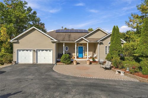 9 Ash Road, Fishkill, NY, 12590 | Card Image