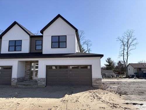 4426 Trillium Ct Se, Kentwood, MI, 49512-4401 | Card Image