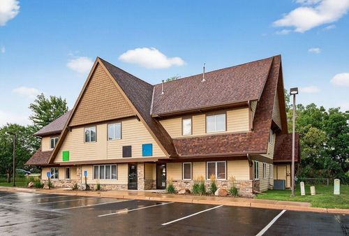 200-2115 County Road D E, Maplewood, MN, 55109-5353 | Card Image