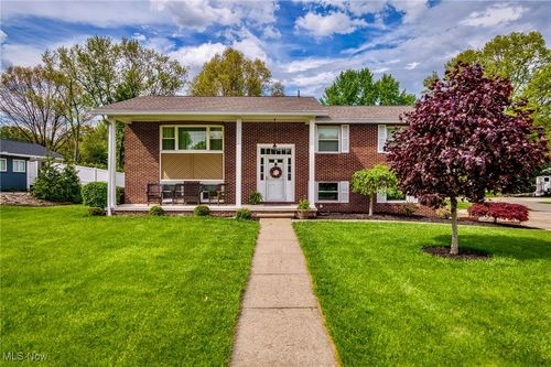 7155 Hoverland Ave Nw, Massillon, OH, 44646-2440 | Card Image