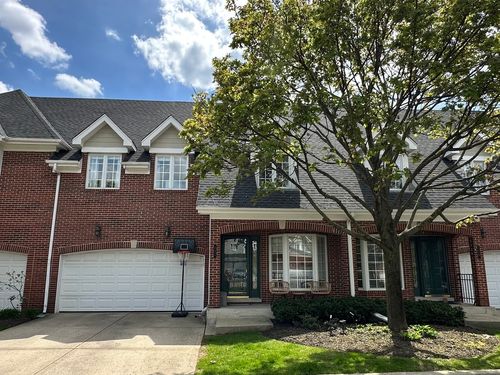 122 E Knighton Pl, Elmhurst, IL, 60126-5102 | Card Image