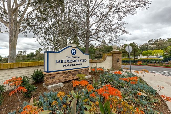 Here is the entrance to Lake Mission Viejo | Image 56