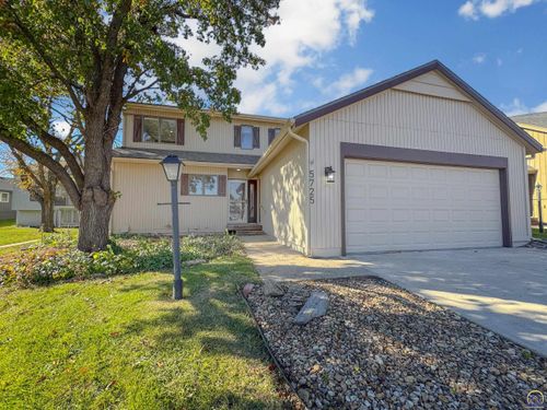 5725 Sw Quail Cove Cir, Topeka, KS, 66614-4189 | Card Image