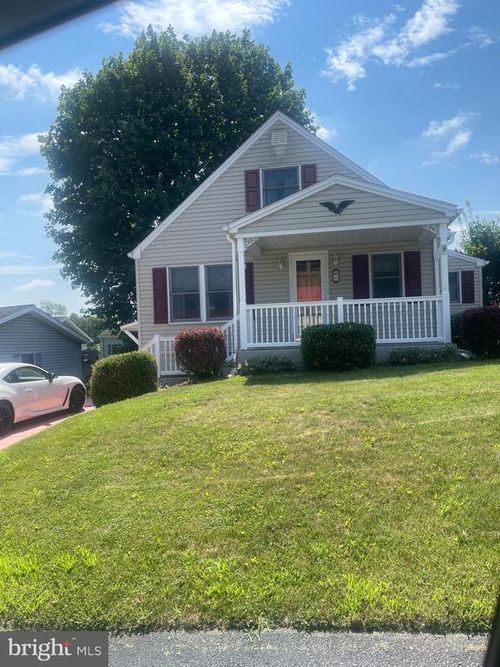 6 Church St, Lebanon, PA, 17046-9306 | Card Image