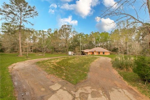 26000 Robertson Rd, Holden, LA, 70744-5615 | Card Image