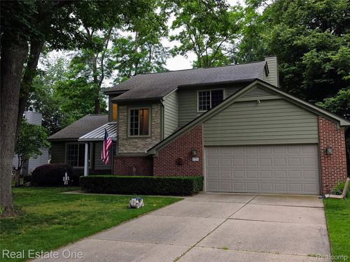 1574 Cardinal Rdg, West Bloomfield, MI, 48324-3418 | Card Image