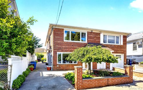 125-16 5th Ave, College Point, NY, 11356-1202 | Card Image