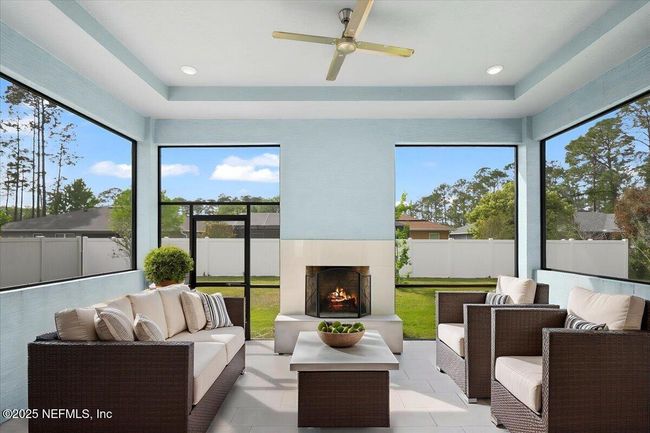 Entertainment heaven screened patio for cosey fireplace chats | Image 25