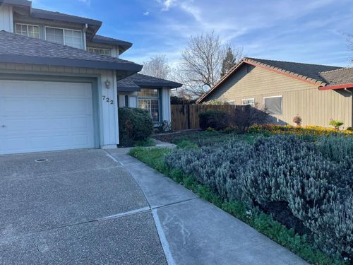 722 Ashley Ave, Woodland, CA, 95695-6809 | Card Image