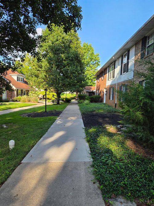 2050 Sunset Dr, Hamilton, OH, 45013-2336 | Card Image