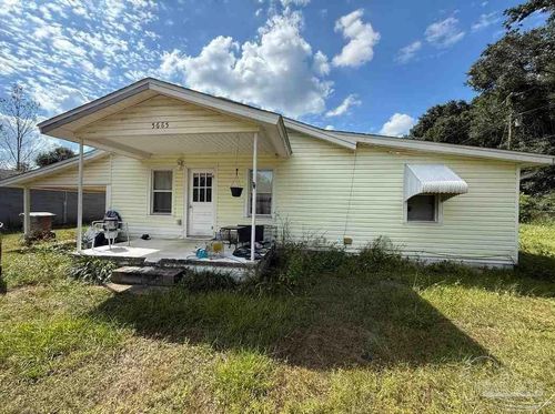 5685 Nicholas Ln, Pensacola, FL, 32526-1915 | Card Image