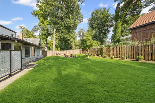 861 Crescent Blvd, GLEN ELLYN, IL, 60137-4273 | Card Image