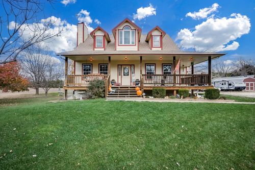 9226 Epping Ln, Halstead, KS, 67056-9351 | Card Image