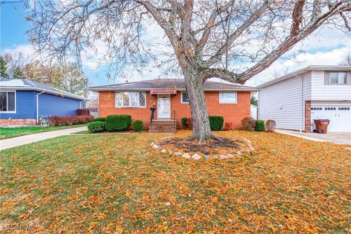 7406 Meadow Ln, Parma, OH, 44134-5937 | Card Image