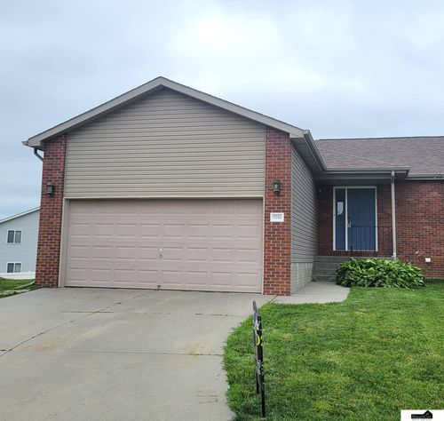 7251 Dorchester Ct, Lincoln, NE, 68521-5853 | Card Image