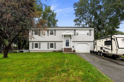 22 Crestshire Dr, Lawrence, MA, 01843-3323 | Card Image