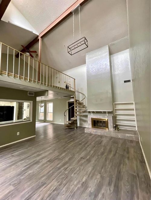 9820 Smokefeather Ln, Dallas, TX, 75243-2034 | Card Image