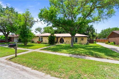 1817 Jerome St, Kingsville, TX, 78363-6940 | Card Image