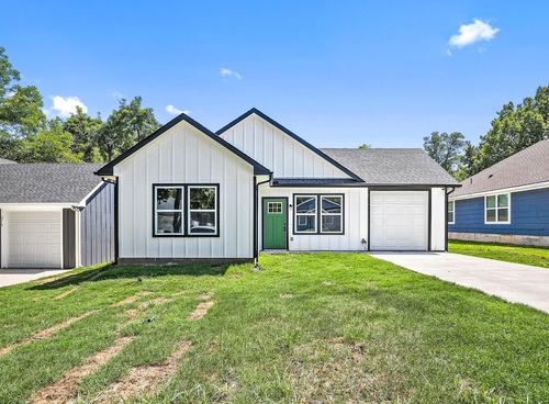 512 E Heron St, Denison, TX, 75021-6450 | Card Image