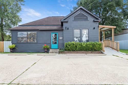 220 E Avenue J, Silsbee, TX, 77656-4928 | Card Image