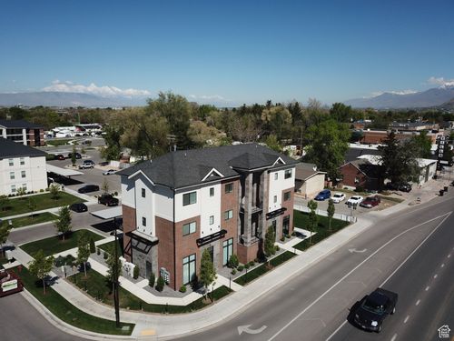 560 S Main St, Springville, UT, 84663-2125 | Card Image