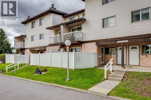 64-3705 Fonda Way Se, Calgary, AB, T2A6G9 | Card Image