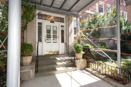 51-3513 76th St, Jackson Heights, NY, 11372-4564 | Card Image
