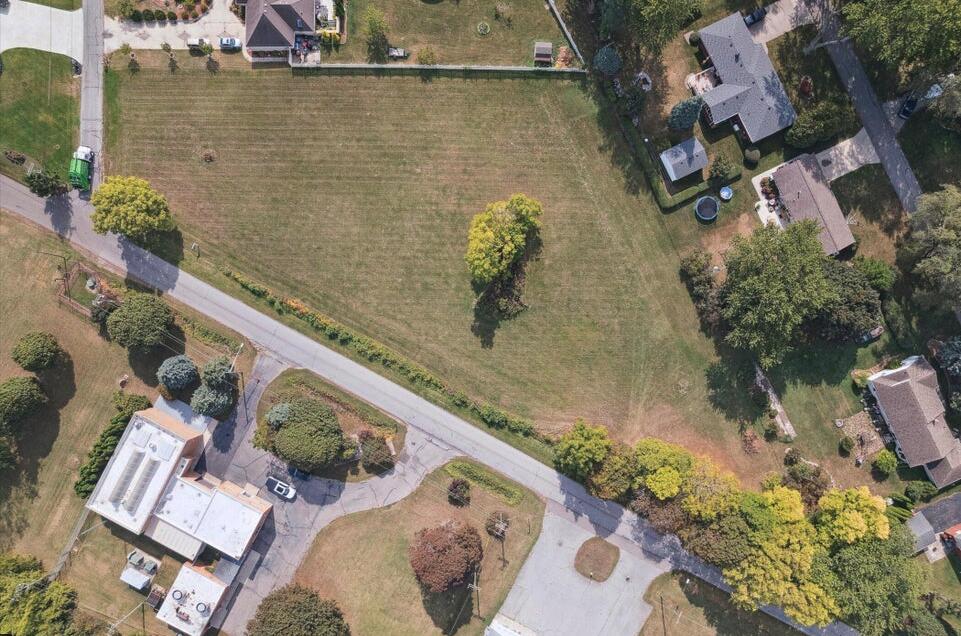 Land in Newport